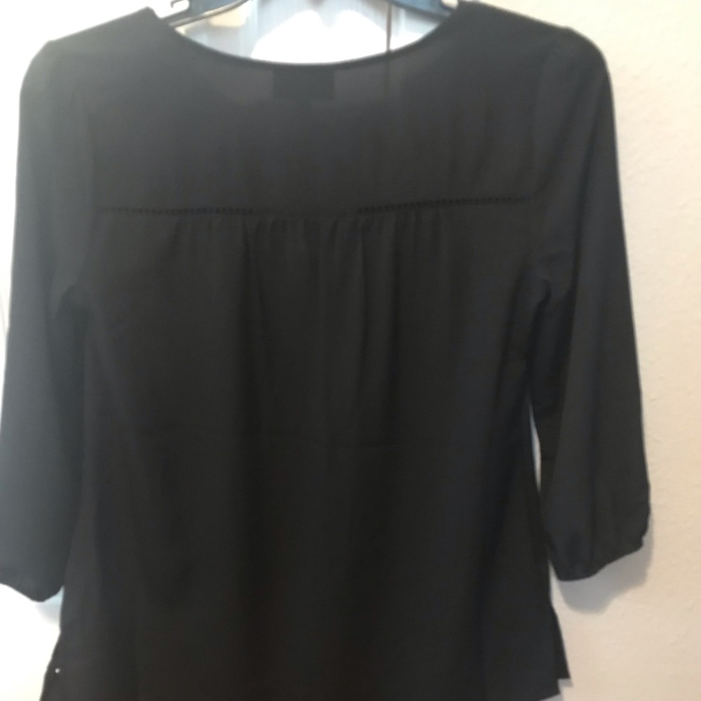 Blouse - Picture 2 of 3